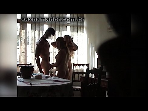 ❤️ Amigos sexuais convidam um homem gigante e uma ménage à trois com ele ❤️❌ Porno de qualidade em pt-br.hentaiser.ru ❌️❤